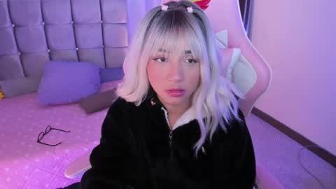 Snapshot of miaa_06 chatting on 09/20/25, 02:45 mia nicolle online show from 09/20/25, 02:45