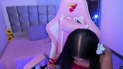 Snapshot of miaa_06 chatting on 10/04/25, 02:31 mia nicolle online show from 10/04/25, 02:31