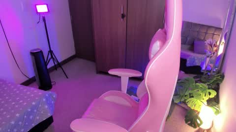 Snapshot of miaa_06 chatting on 10/09/25, 11:47 mia nicolle online show from 10/09/25, 11:47