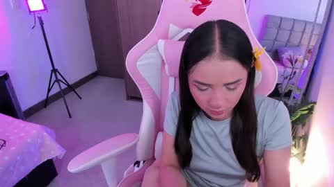 Snapshot of miaa_06 chatting on 10/17/25, 08:55 mia nicolle online show from 10/17/25, 08:55