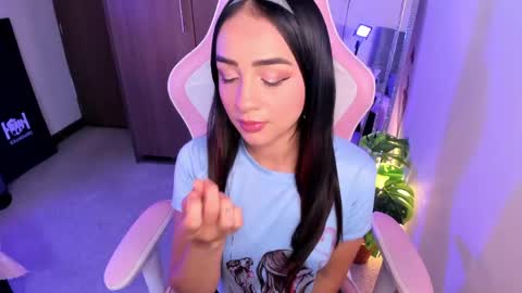 mia  nicolle online show from 04/16/26, 02:34