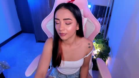 Snapshot of miaa_06 chatting on 06/08/26, 01:09 mia nicolle online show from 06/08/26, 01:09
