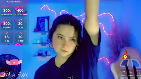 Mia online show from 03/01/25, 05:09