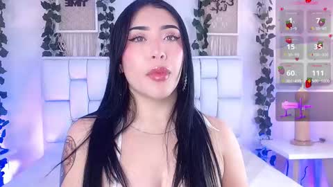 Mia online show from 09/24/25, 11:35