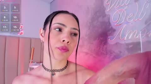 Snapshot of miaa_monrroee_ chatting on 02/19/26, 10:33 Mia online show from 02/19/26, 10:33
