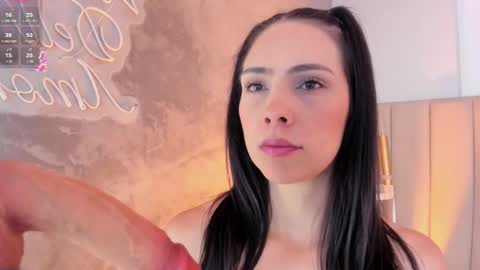 Snapshot of miaa_monrroee_ chatting on 02/22/26, 11:31 Mia online show from 02/22/26, 11:31