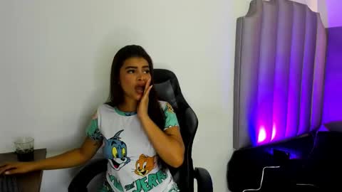 Snapshot of miaa_rosse_23 chatting on 10/19/25, 12:39 Mia online show from 10/19/25, 12:39