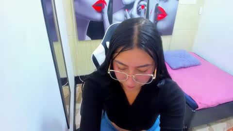       online show from 11/11/25, 03:12