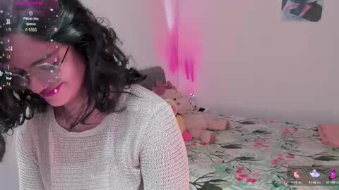 Maria Fernanda online show from 10/15/25, 03:50