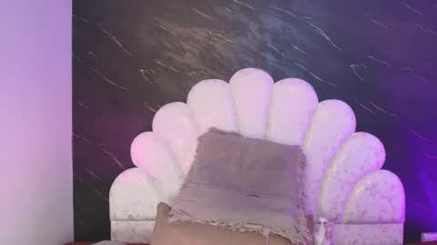 Mia online show from 03/19/26, 12:09