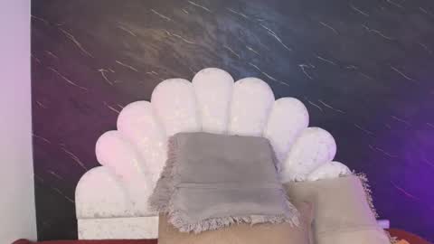 Mia online show from 03/20/26, 12:10