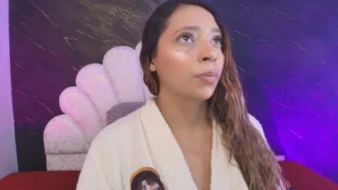 Mia online show from 04/22/26, 12:07