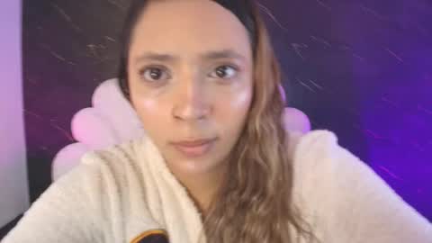 Mia online show from 05/05/26, 12:02