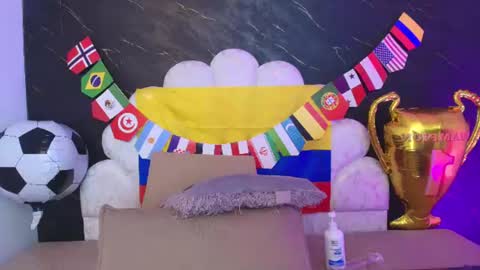 Mia online show from 07/01/26, 12:07