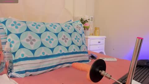 miaaffox online show from 02/20/26, 07:58