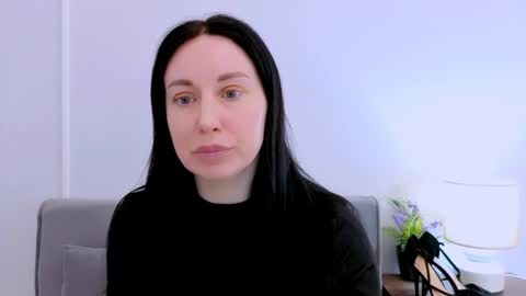 Mia online show from 04/01/26, 03:53