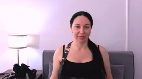 Mia online show from 07/18/26, 06:17