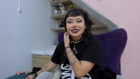 Mia online show from 01/24/25, 12:31