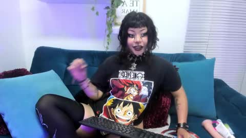 Mia online show from 01/31/25, 01:34