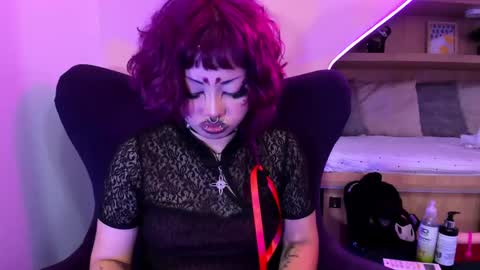 Mia online show from 02/09/25, 04:07