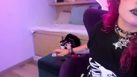 Mia online show from 02/20/25, 12:47