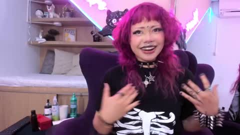 Mia online show from 02/28/25, 04:10