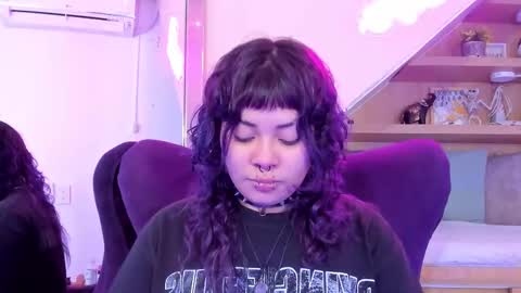 Mia online show from 10/22/25, 03:07