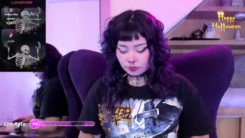 Mia online show from 10/23/25, 03:28