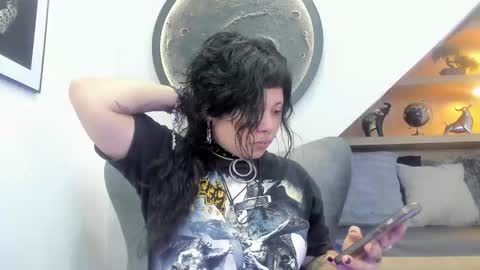 Mia online show from 03/03/26, 12:22