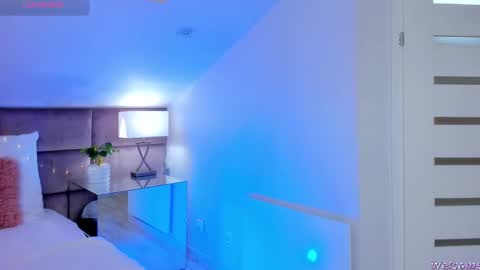 Mia online show from 11/20/25, 09:03