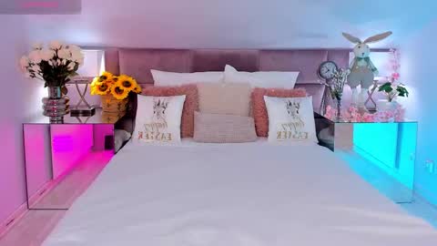 Mia online show from 03/25/26, 08:37