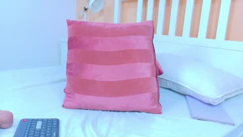 miaanderson__ online show from 04/19/26, 06:10