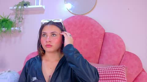 miaanderson__ online show from 04/23/26, 11:42