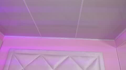 Snapshot of miaasmiith_ chatting on 10/25/25, 12:34 Alexandra online show from 10/25/25, 12:34