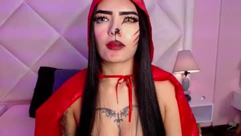 Snapshot of miaasmiith_ chatting on 10/31/25, 01:01 Alexandra online show from 10/31/25, 01:01