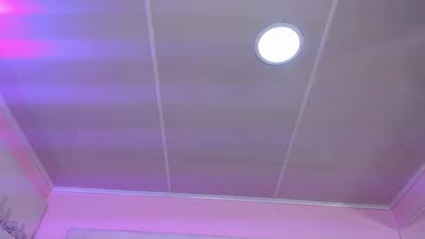 Snapshot of miaasmiith_ chatting on 11/14/25, 12:15 Alexandra online show from 11/14/25, 12:15