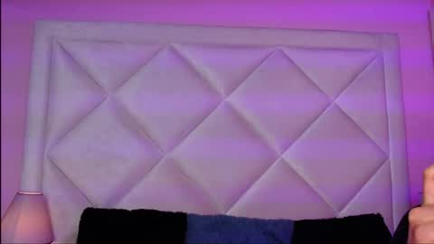 Snapshot of miaasmiith_ chatting on 11/25/25, 12:05 Alexandra online show from 11/25/25, 12:05