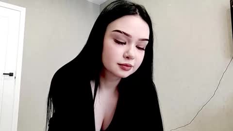 Mia online show from 02/28/26, 08:04