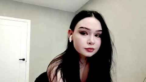 Mia online show from 03/03/26, 07:36