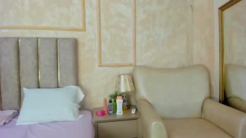 Miaasummer online show from 04/07/26, 11:32