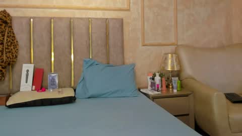 Miaasummer online show from 04/13/26, 11:37