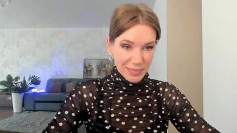 Snapshot of miababy14 chatting on 05/28/26, 04:21 Mia online show from 05/28/26, 04:21
