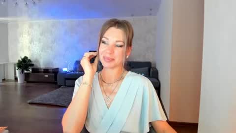 Mia online show from 07/07/26, 07:56