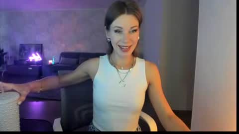 Mia online show from 07/28/26, 04:30