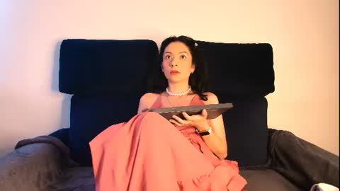 Snapshot of miabeautyxxx chatting on 07/14/26, 12:11 miabeautyxxx online show from 07/14/26, 12:11