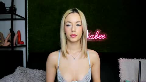MiaBeeX online show from 05/23/26, 11:25
