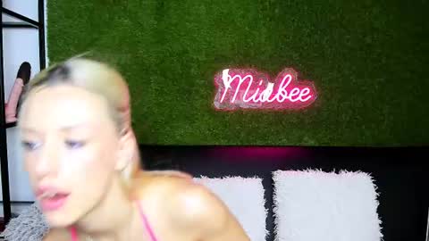 MiaBeeX online show from 07/23/26, 03:54