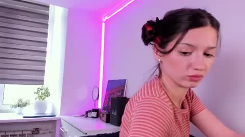 Snapshot of miabellee_ chatting on 07/10/26, 03:58 mia online show from 07/10/26, 03:58