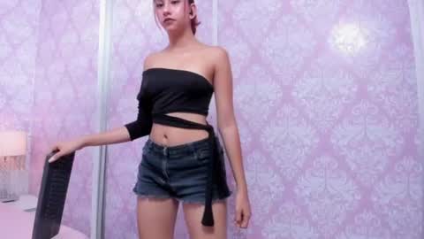Snapshot of miabloom19 chatting on 06/25/26, 11:53 Mia online show from 06/25/26, 11:53