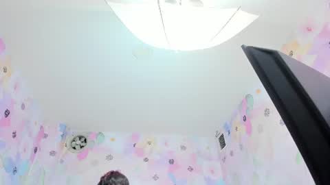 Snapshot of miabloom19 chatting on 07/02/26, 11:00 Mia online show from 07/02/26, 11:00